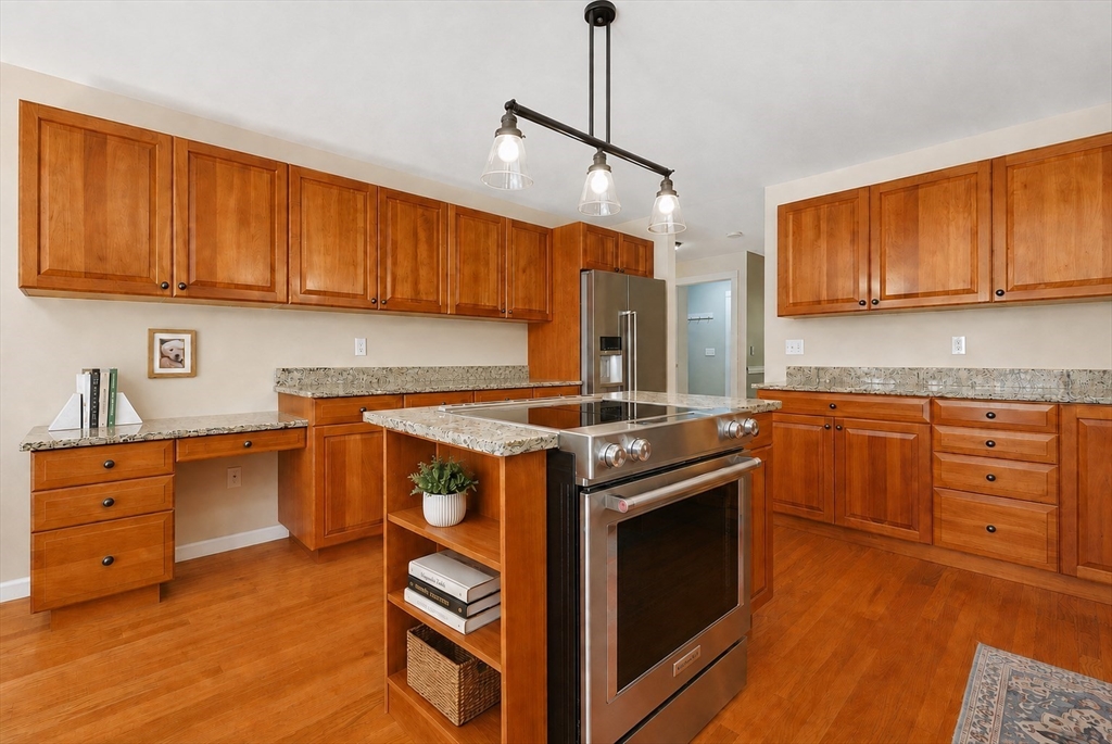 31 Hockanum Rd Property Photo 11