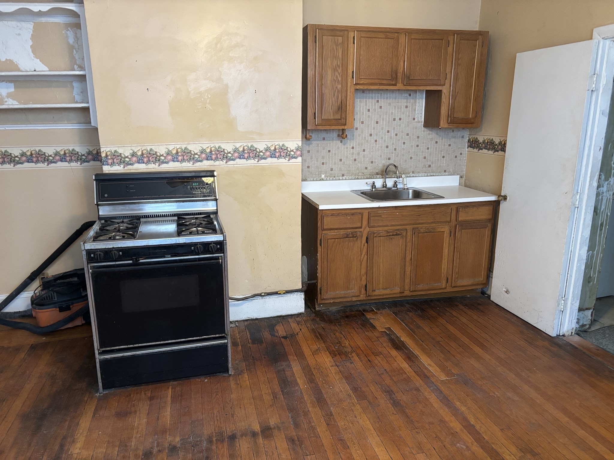 31 Lawrence Ave Property Photo 10