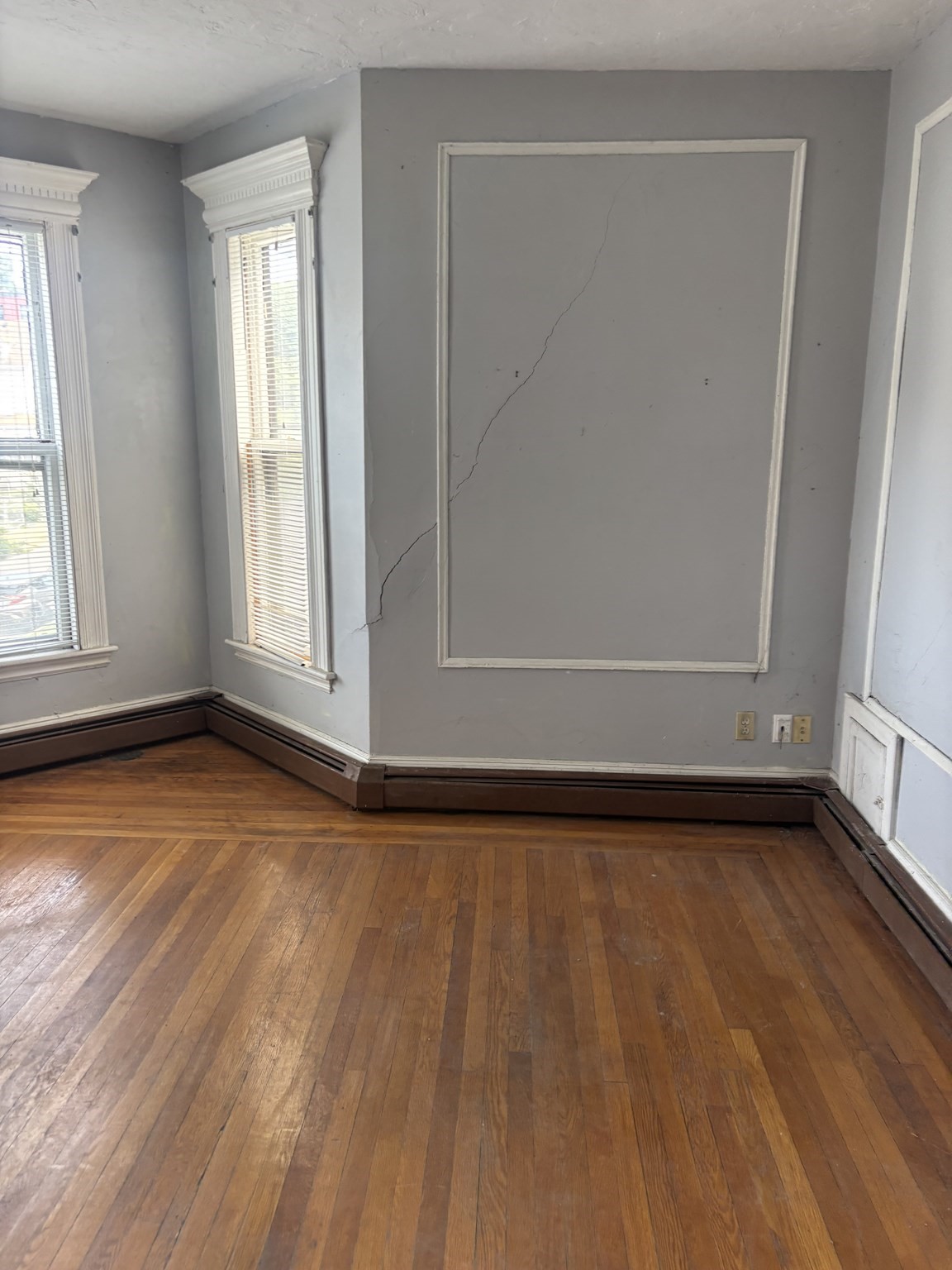 31 Lawrence Ave Property Photo 11