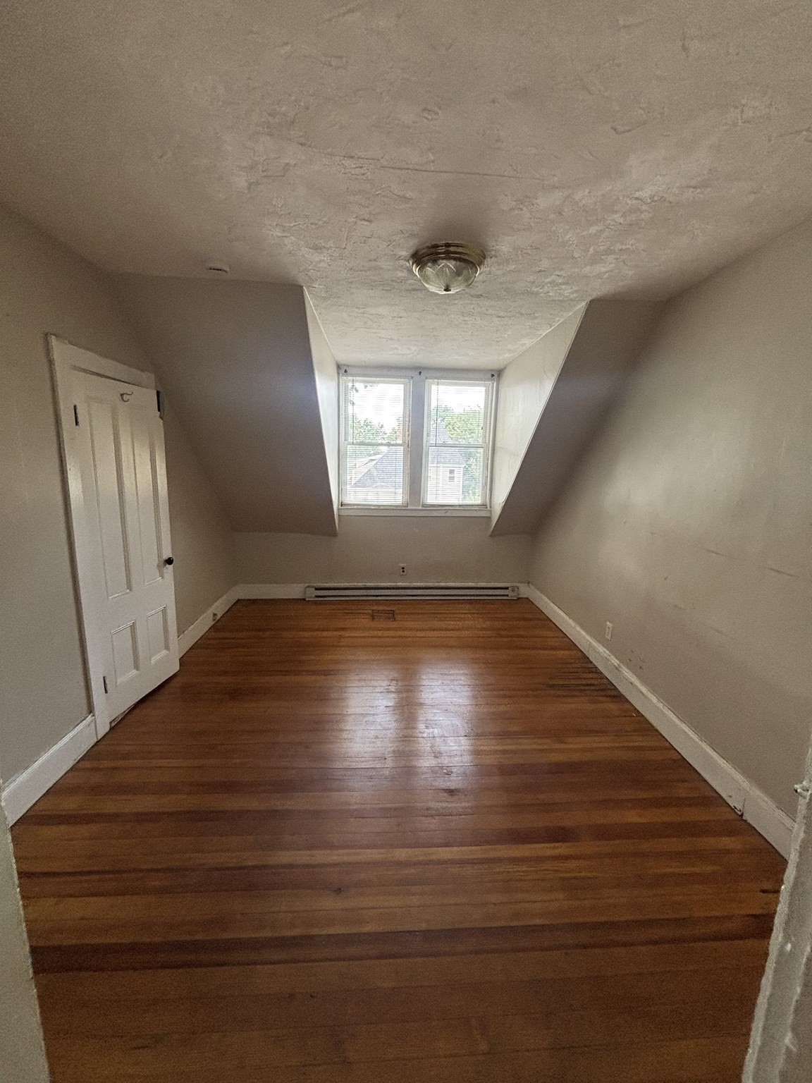 31 Lawrence Ave Property Photo 13