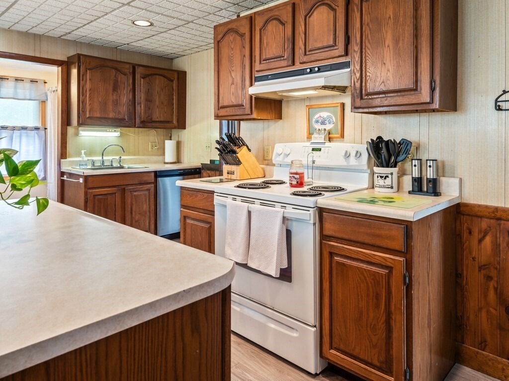 27 Elm Hill Ave Property Photo 8