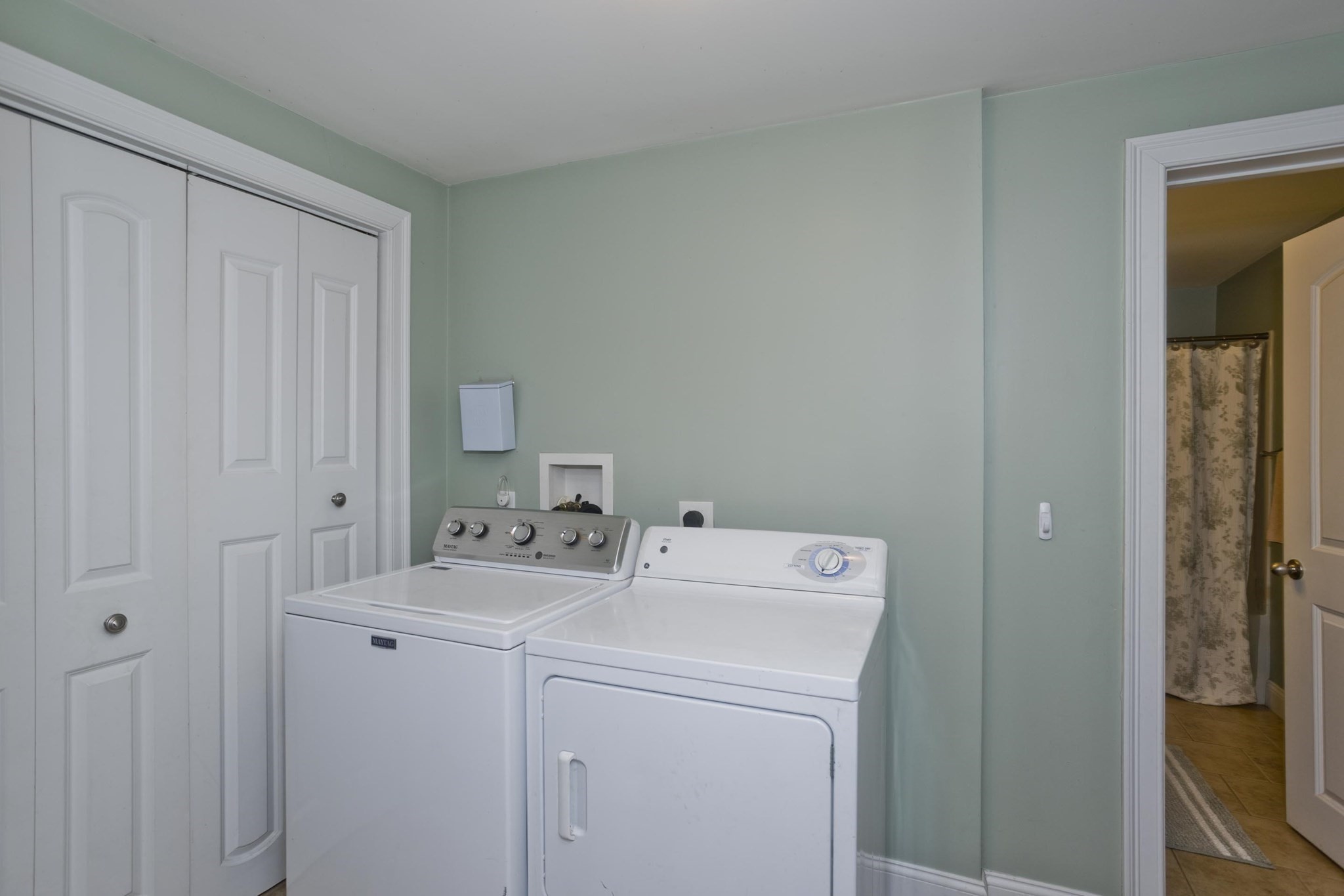 1075 Main St Property Photo 31