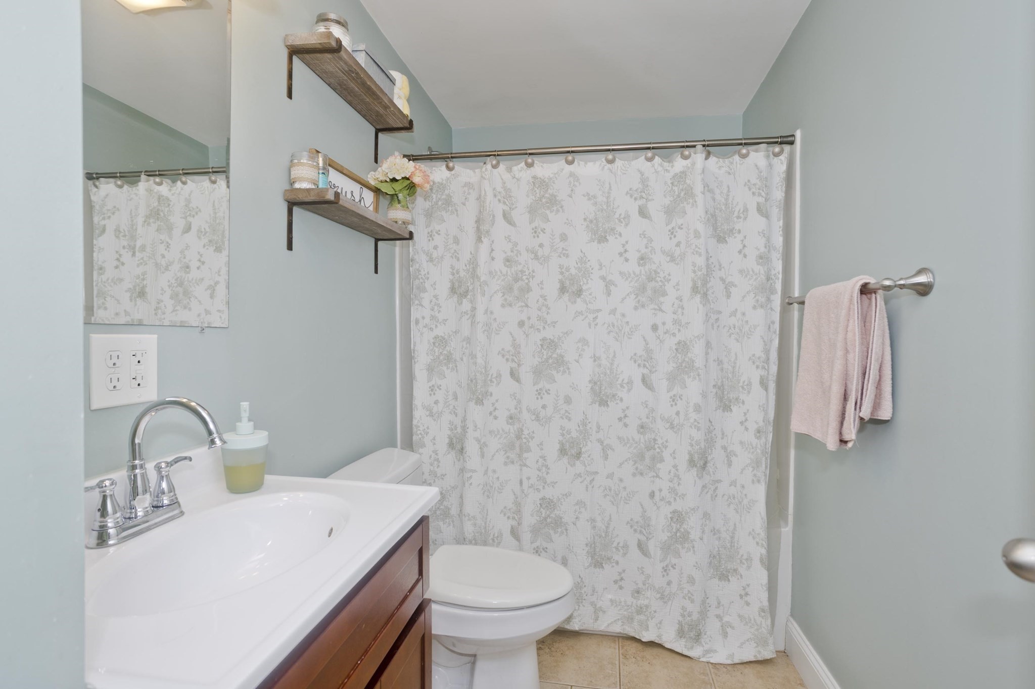 1075 Main St Property Photo 33