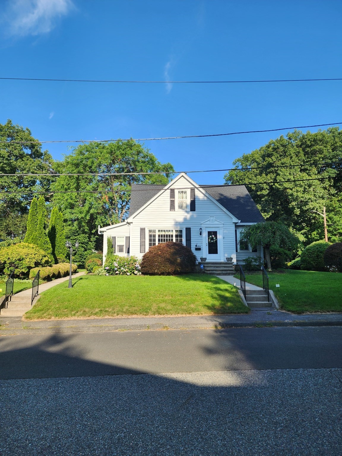 39 Everett Ave Property Photo 2