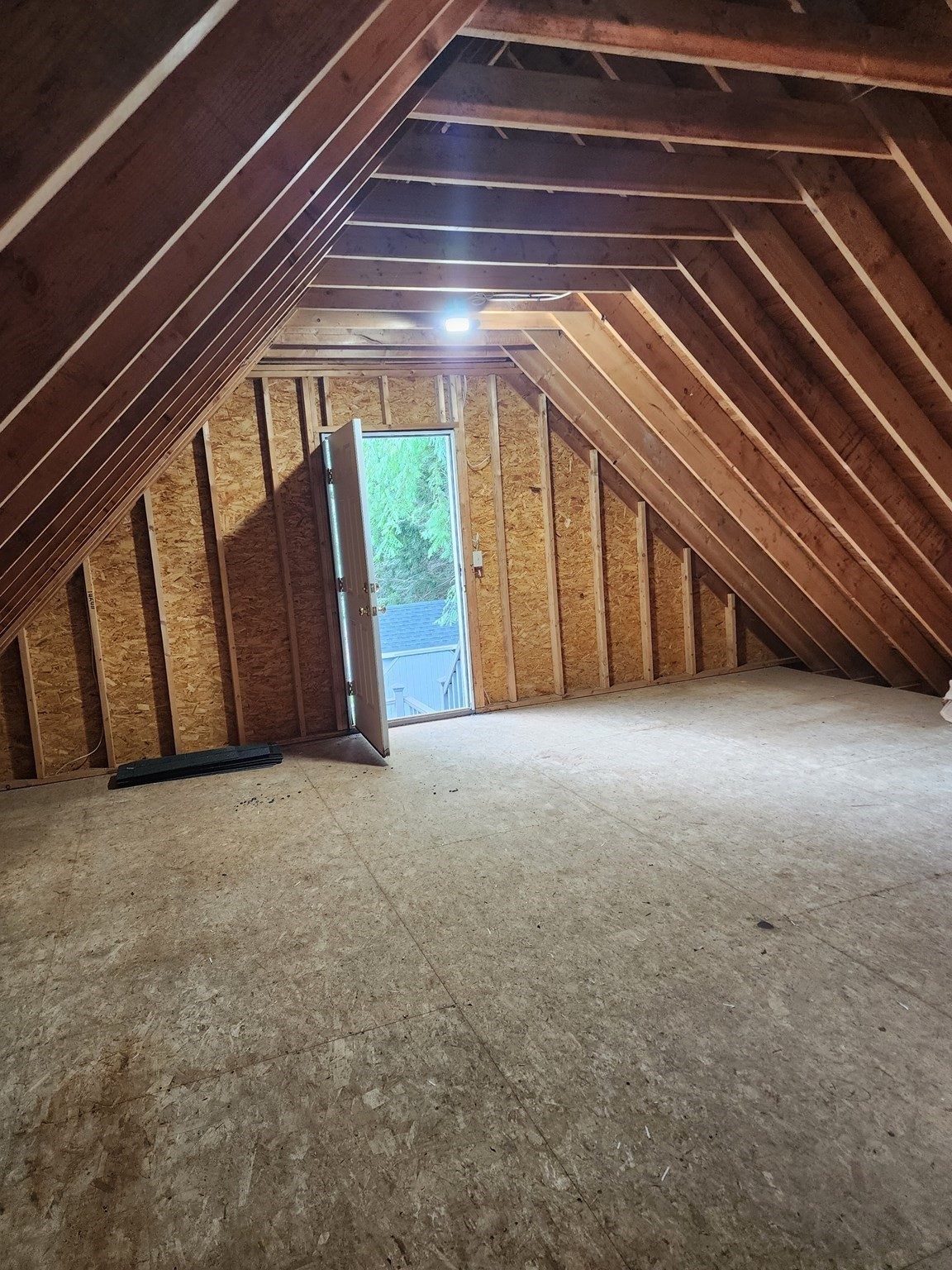 39 Everett Ave Property Photo 14