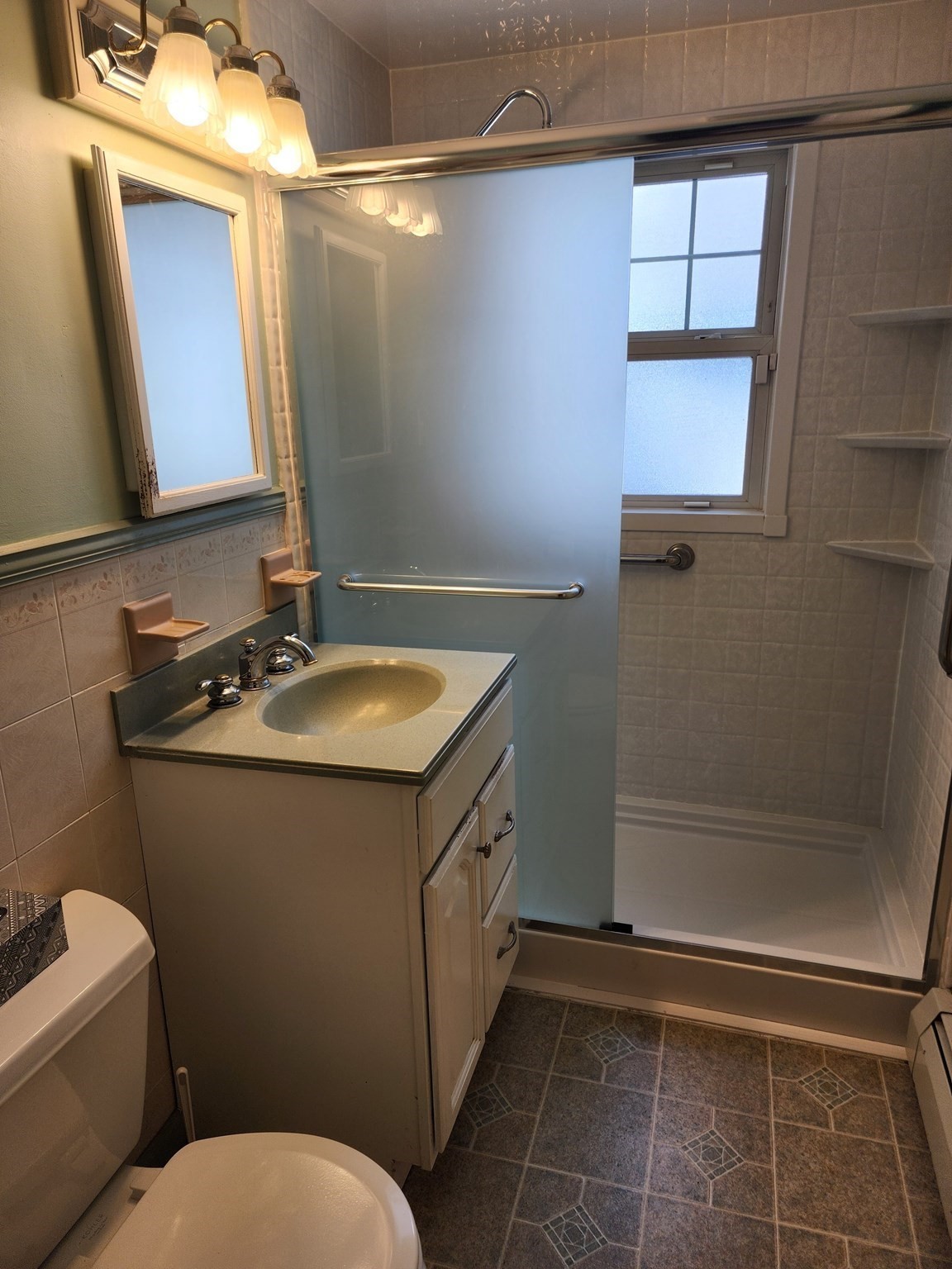 39 Everett Ave Property Photo 28