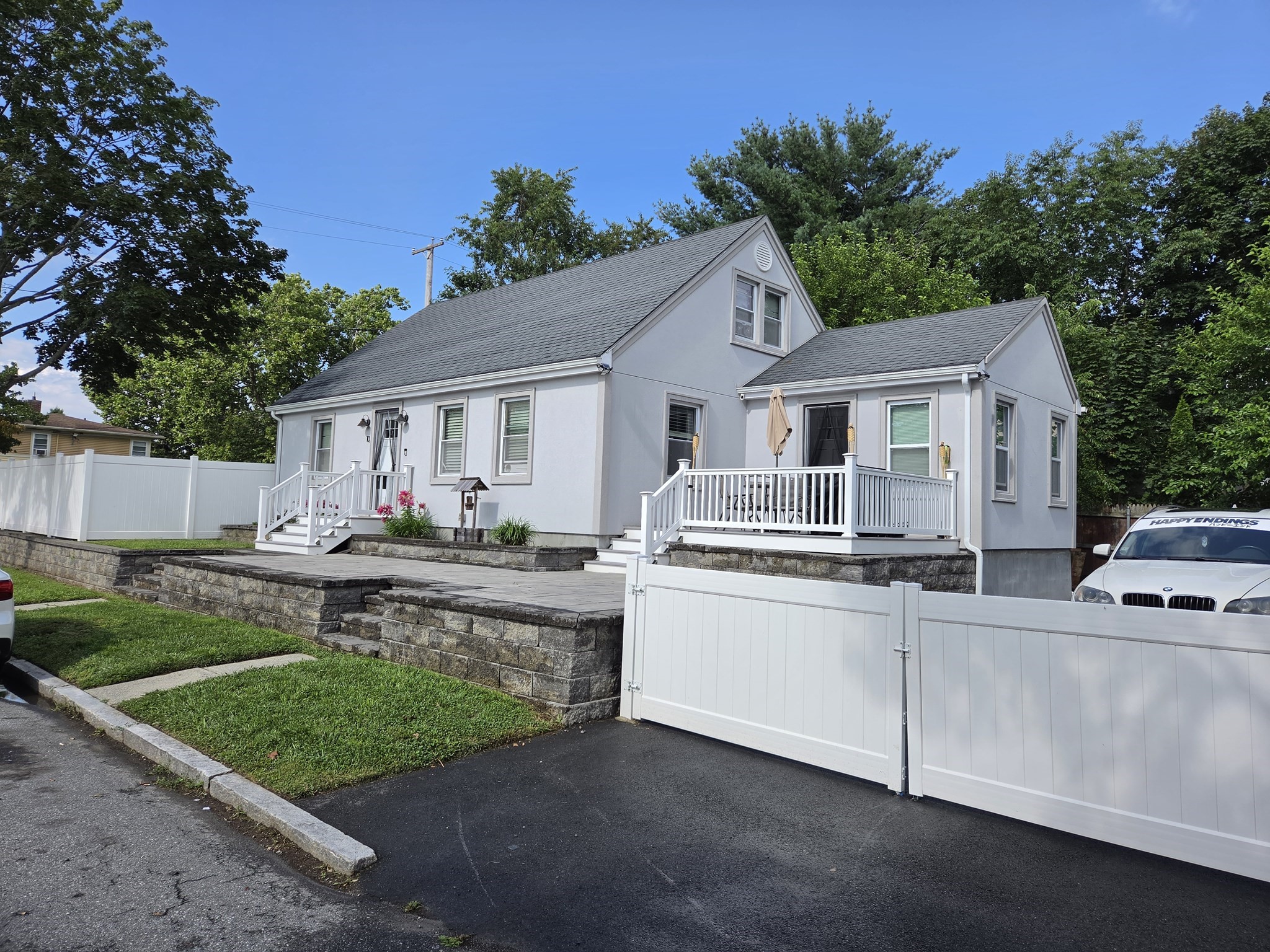 10 Wayne St Property Photo 2