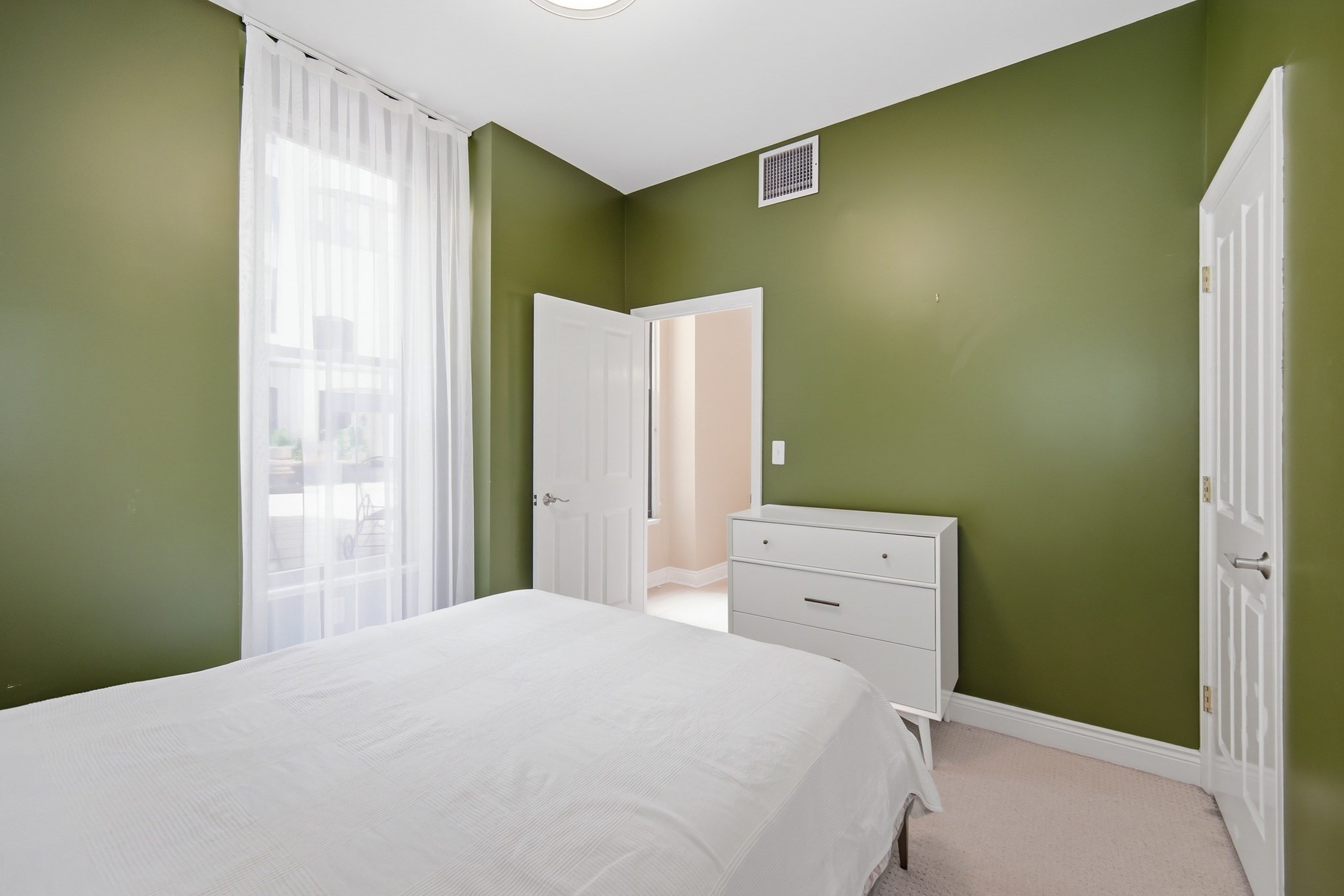 4 Charlesgate E # 107 Property Photo 4