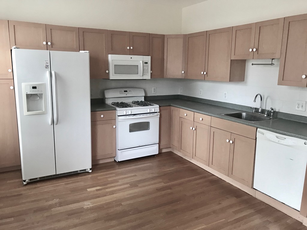 14 Schiller Street # 3 Property Photo 1