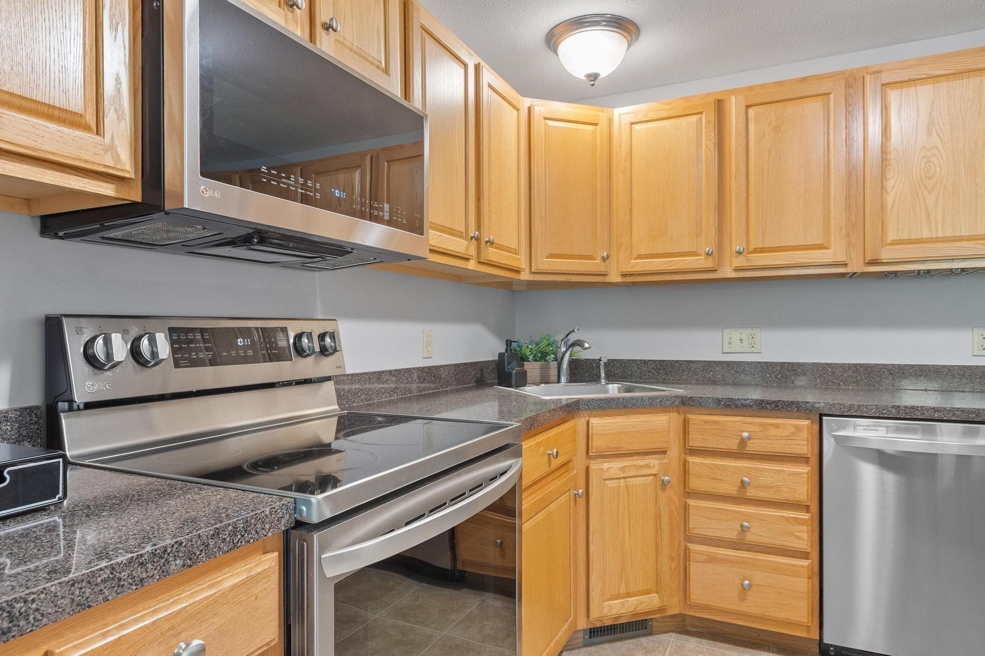 35 Green Briar Rd # 35 Property Photo 12