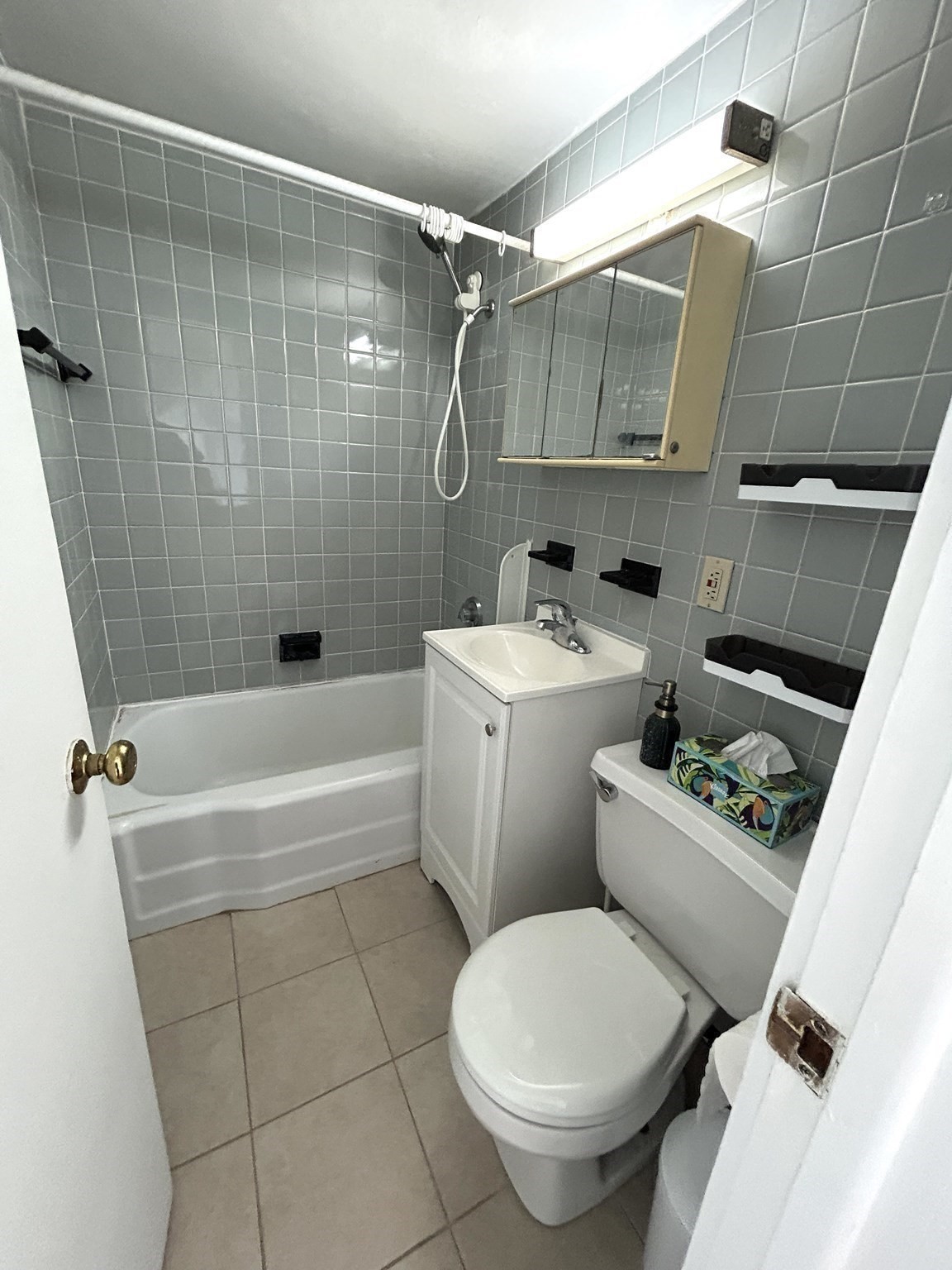 4 Commonwealth Ct # 17 Property Photo 7