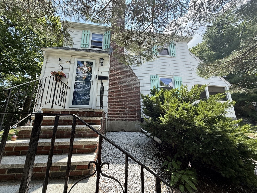 8 Myopia Rd. Property Photo 1
