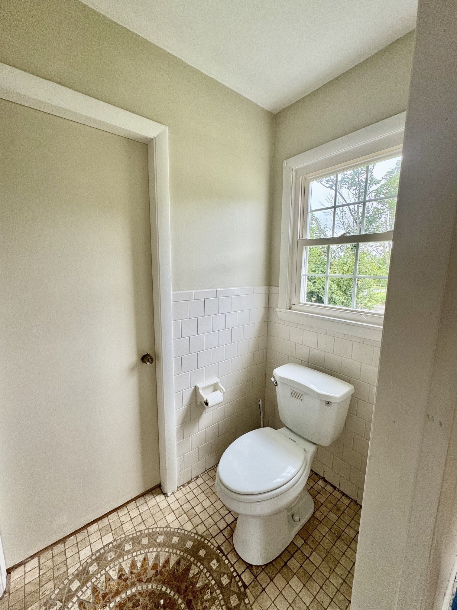 556 Brayton Ave Property Photo 8