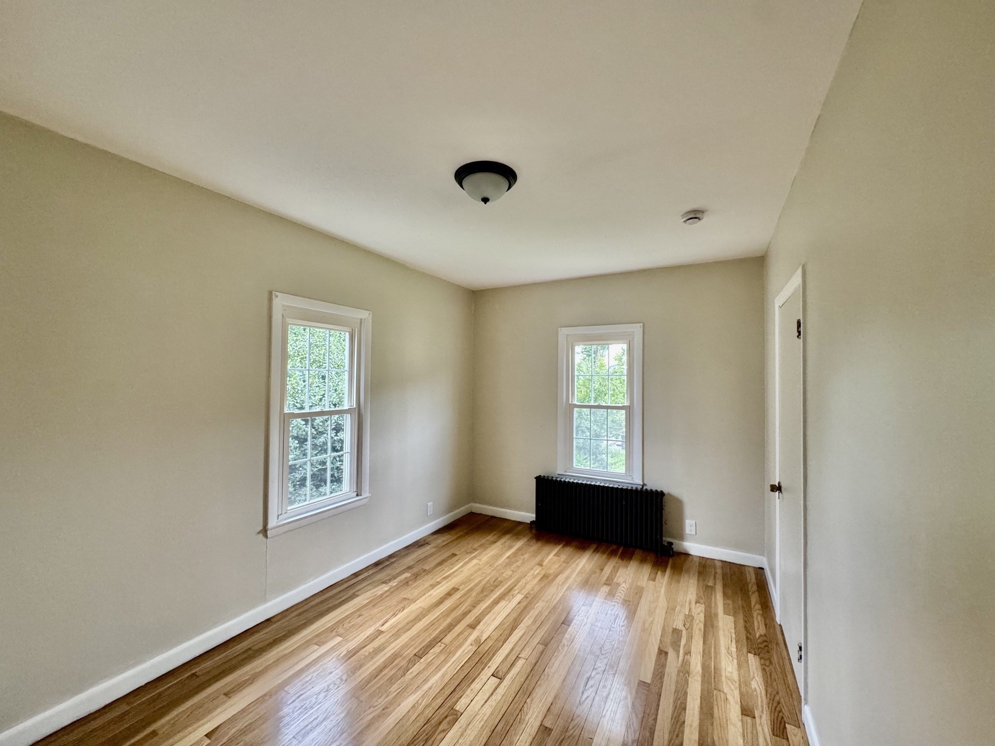 556 Brayton Ave Property Photo 9