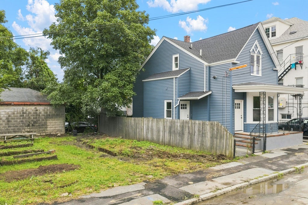 216 State St Property Photo 4