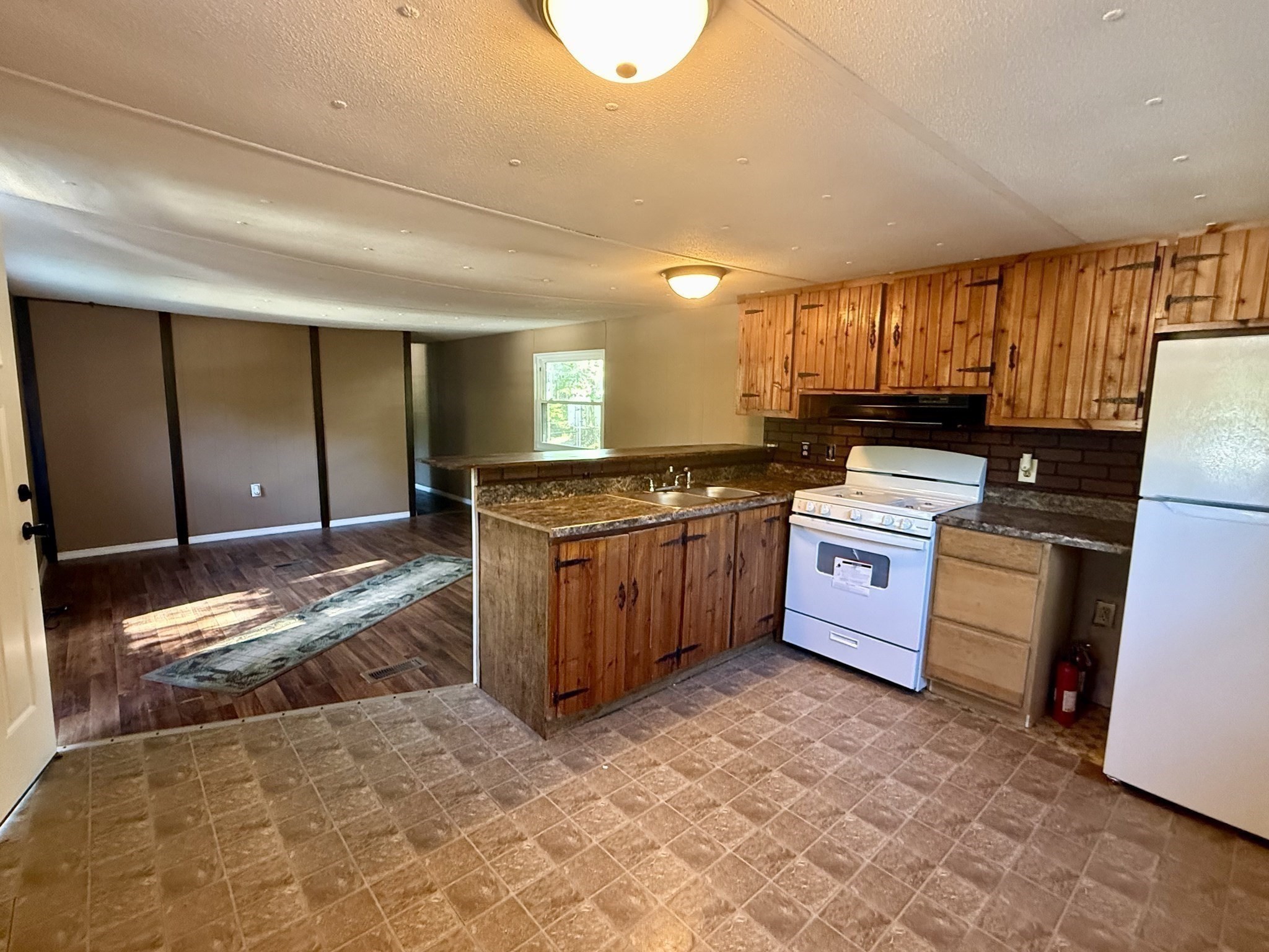 3 Heritage Dr. Property Photo 5