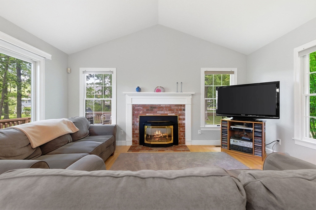 2 Laurel Street Property Photo 2