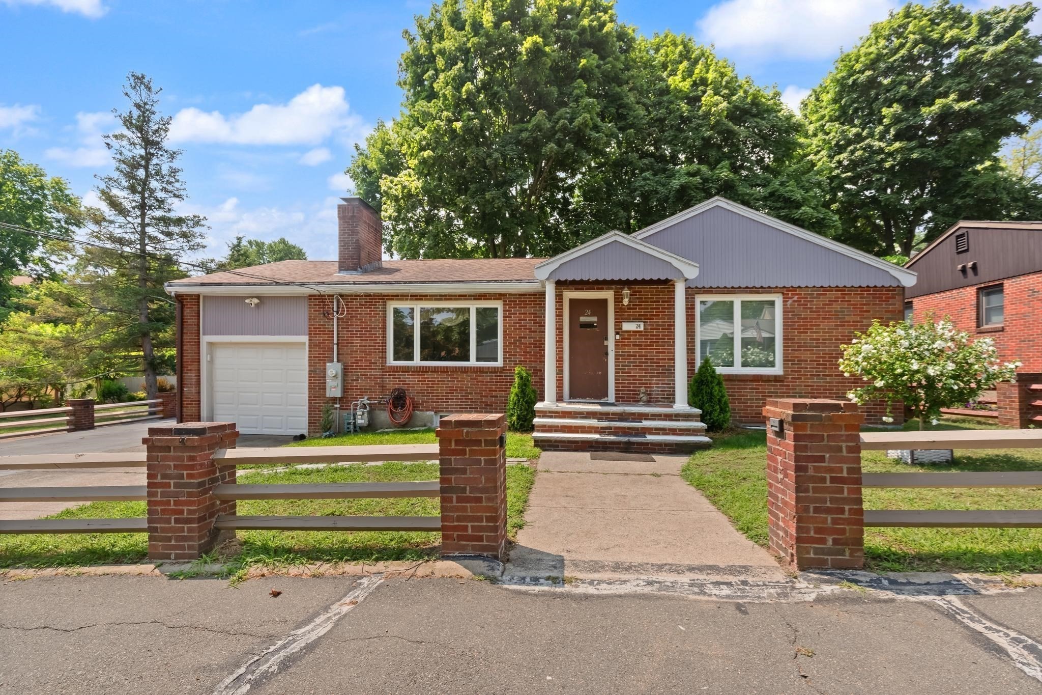 24 Taylor Rd Property Photo 2