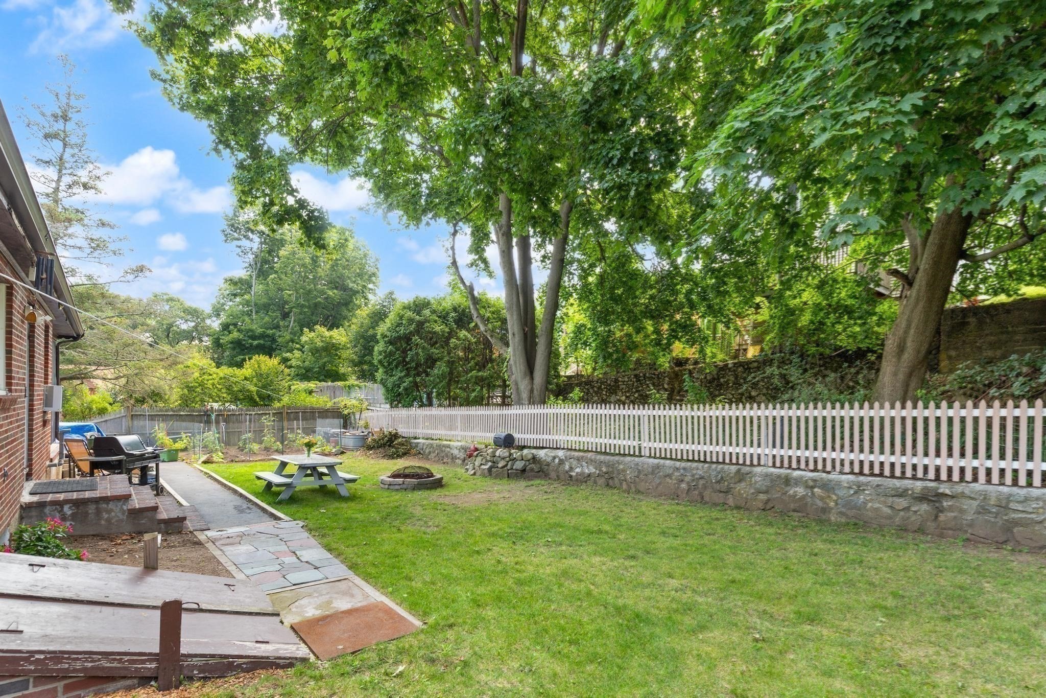 24 Taylor Rd Property Photo 7