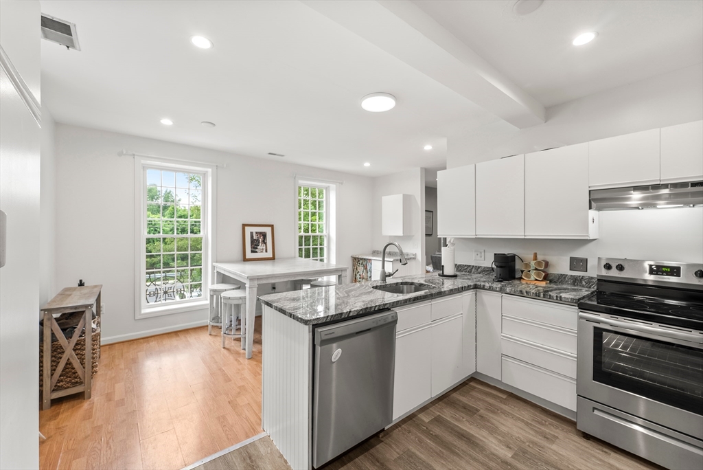 104 Hartford Ave E # 3