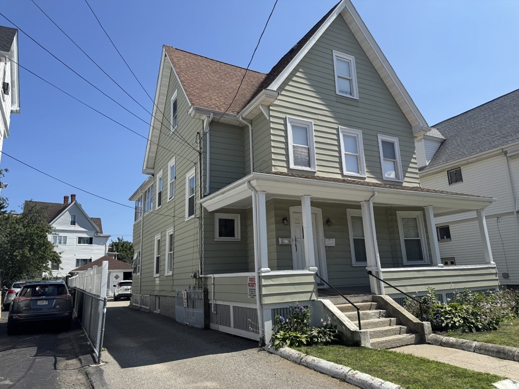 95 Waverly St Property Photo 1