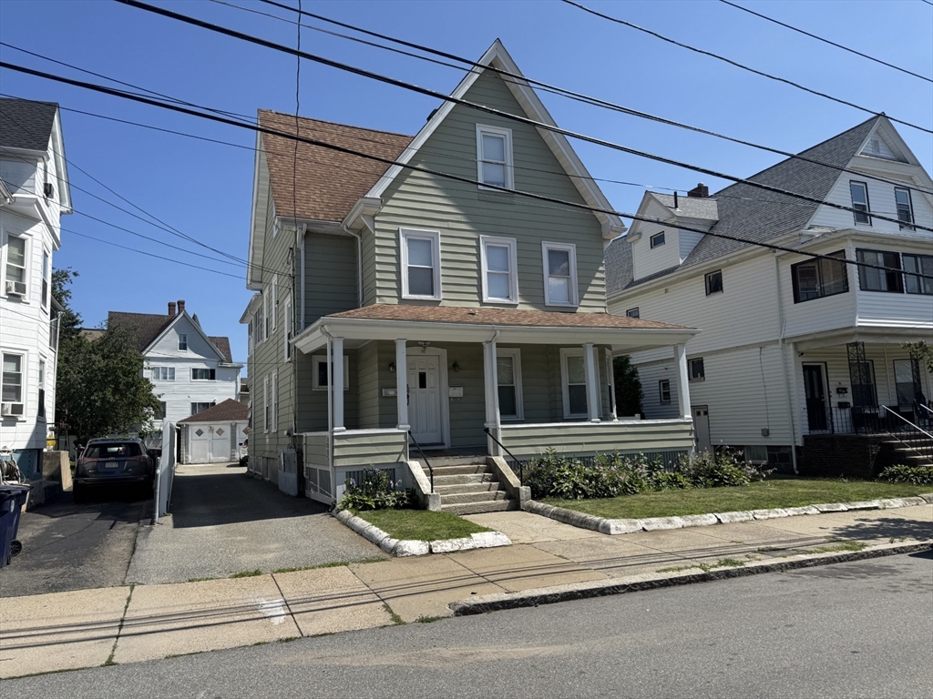 95 Waverly St Property Photo 4