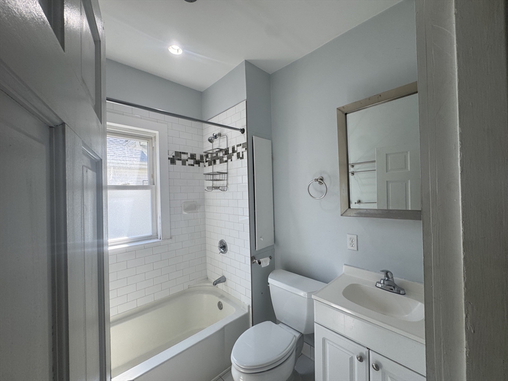 95 Waverly St Property Photo 20