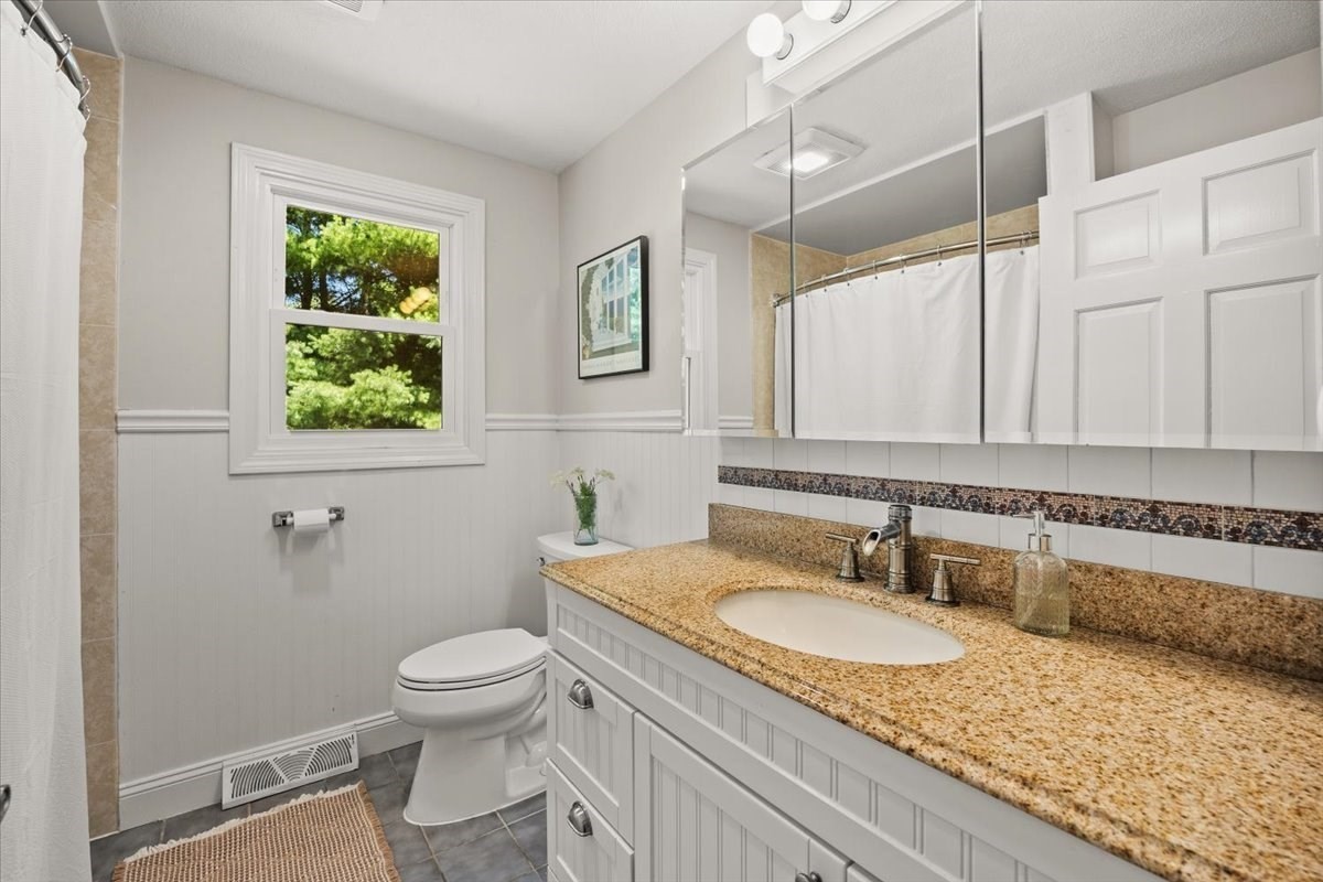 74 Lakeview Rd Property Photo 25