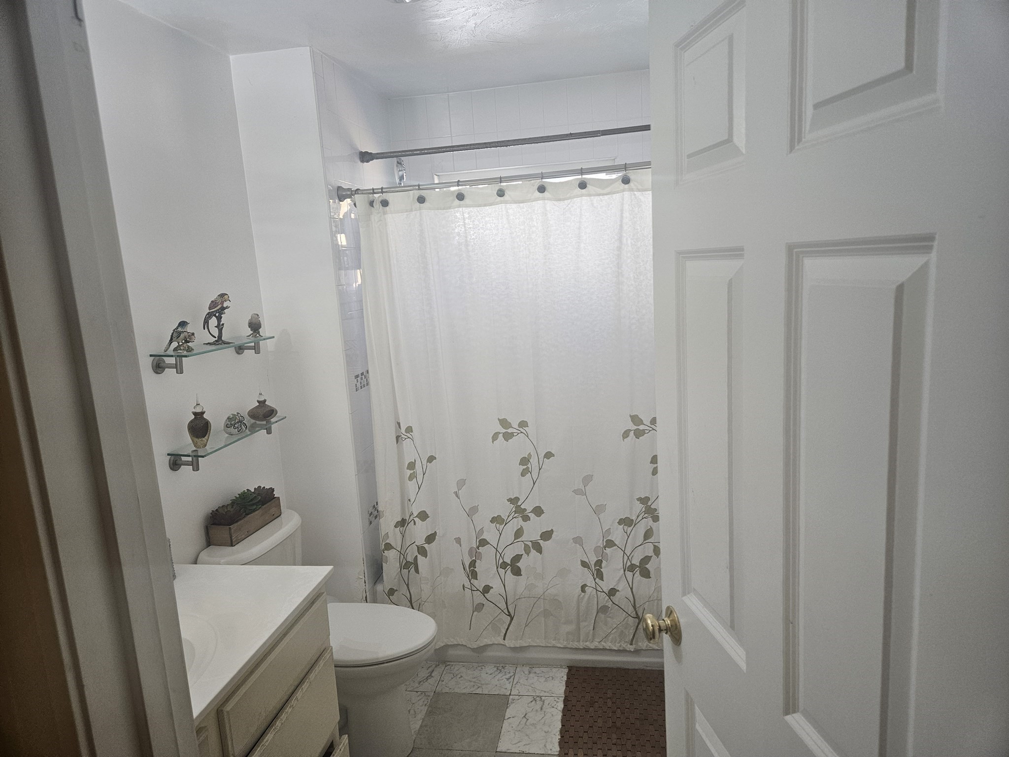 20 Massasoit St Property Photo 10