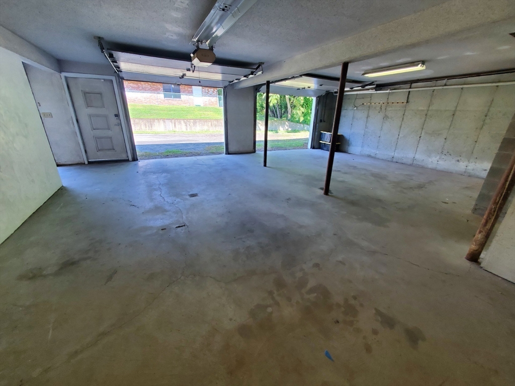 197 W. Center St. Property Photo 21