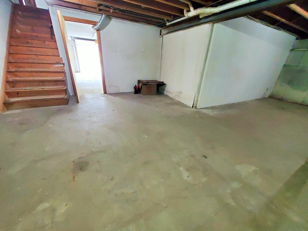 197 W. Center St. Property Photo 24