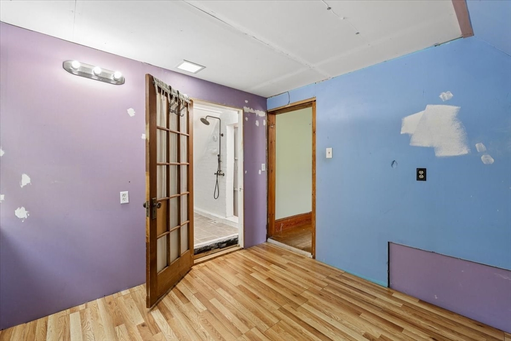 37 Laurel Property Photo 28