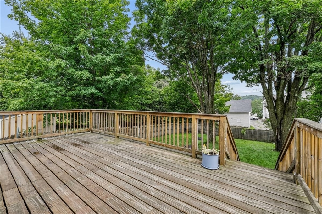 37 Laurel Property Photo 35