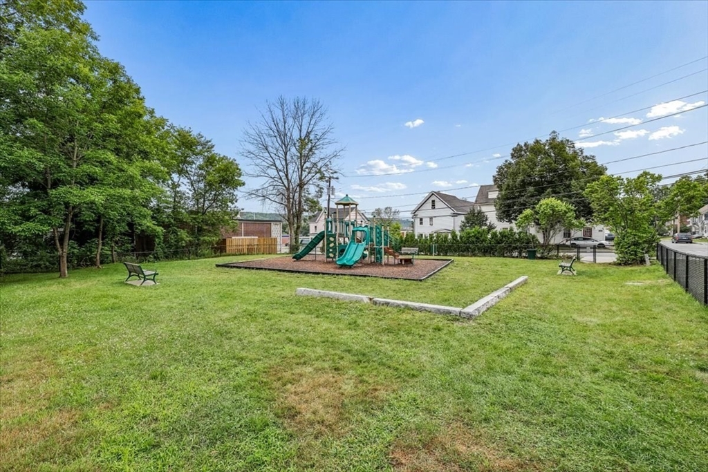 37 Laurel Property Photo 40