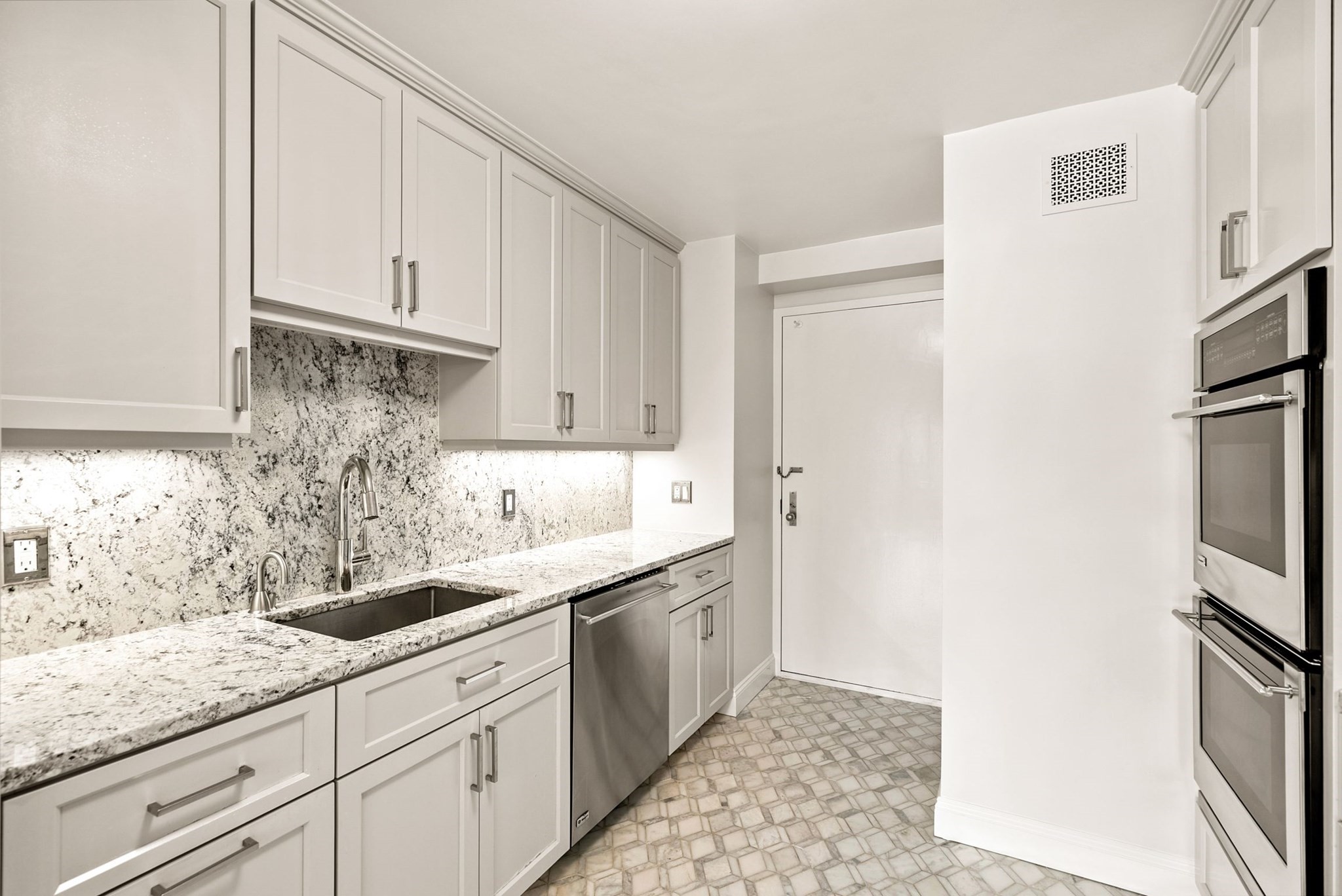 19 Chauncy Street # 4b Property Photo 6