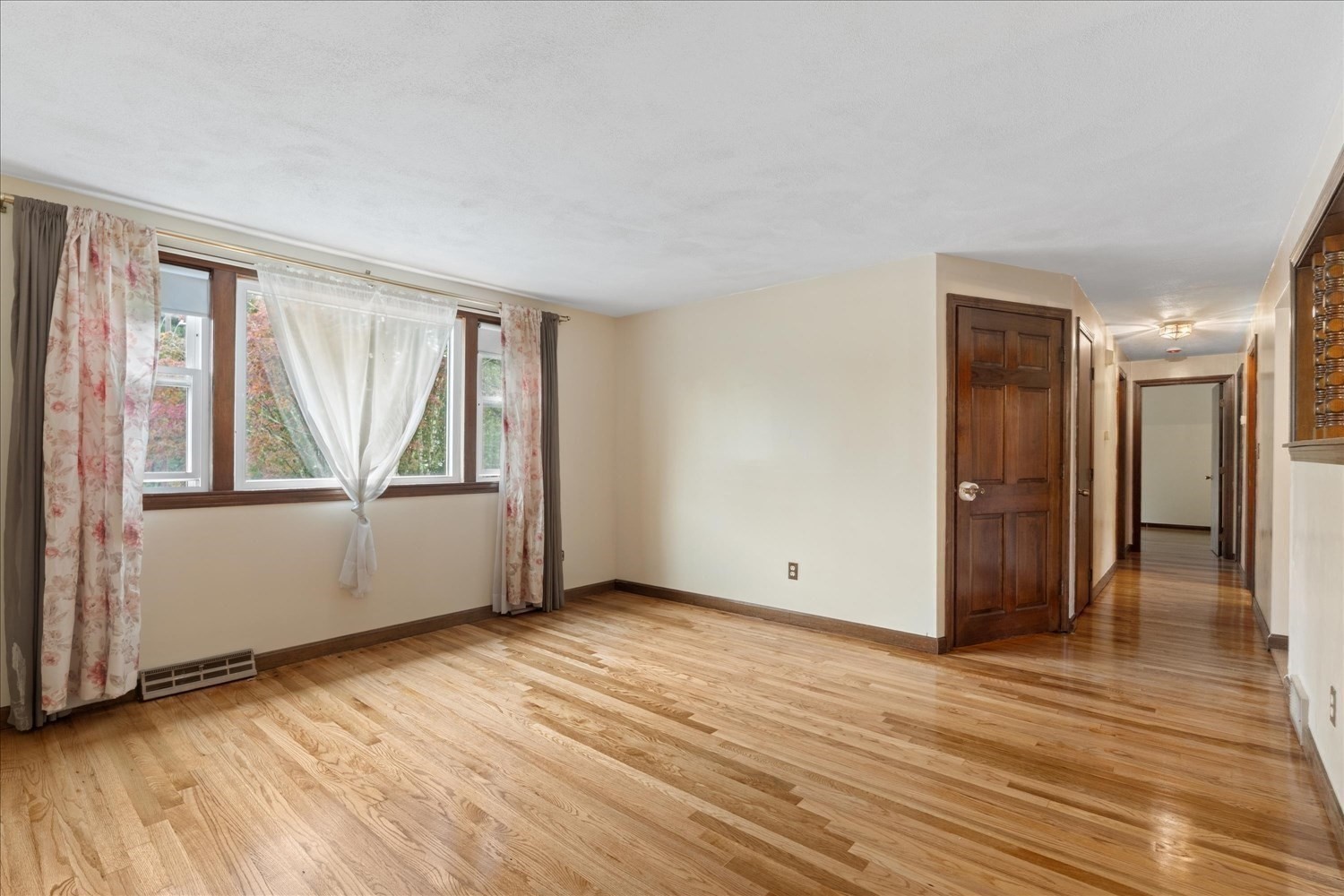 17 Brewster Dr Property Photo 4