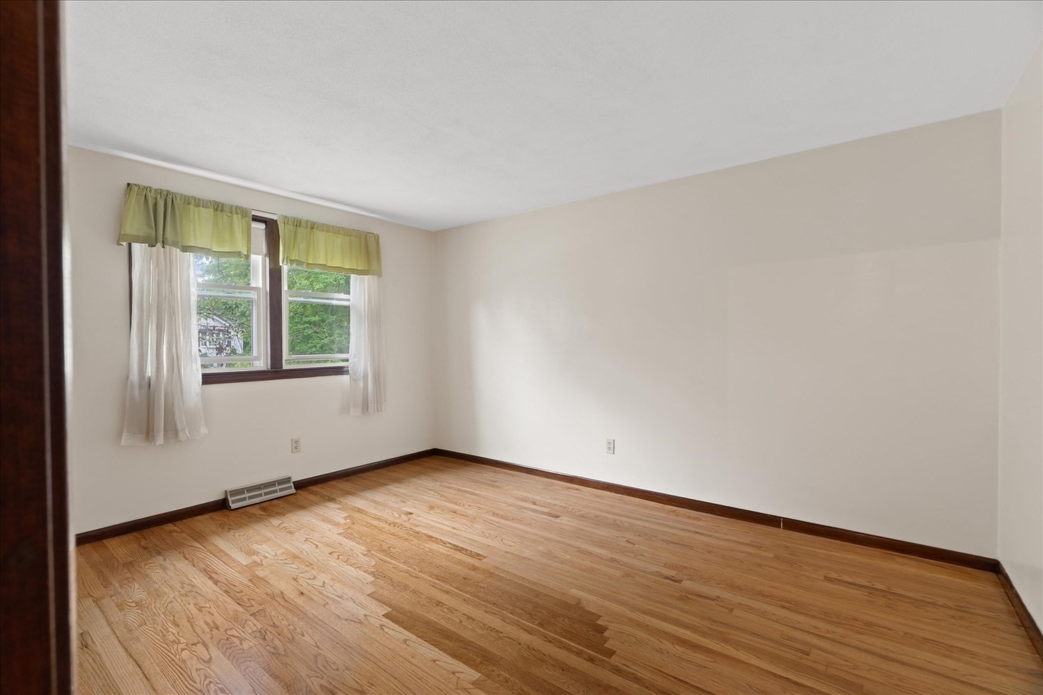 17 Brewster Dr Property Photo 13