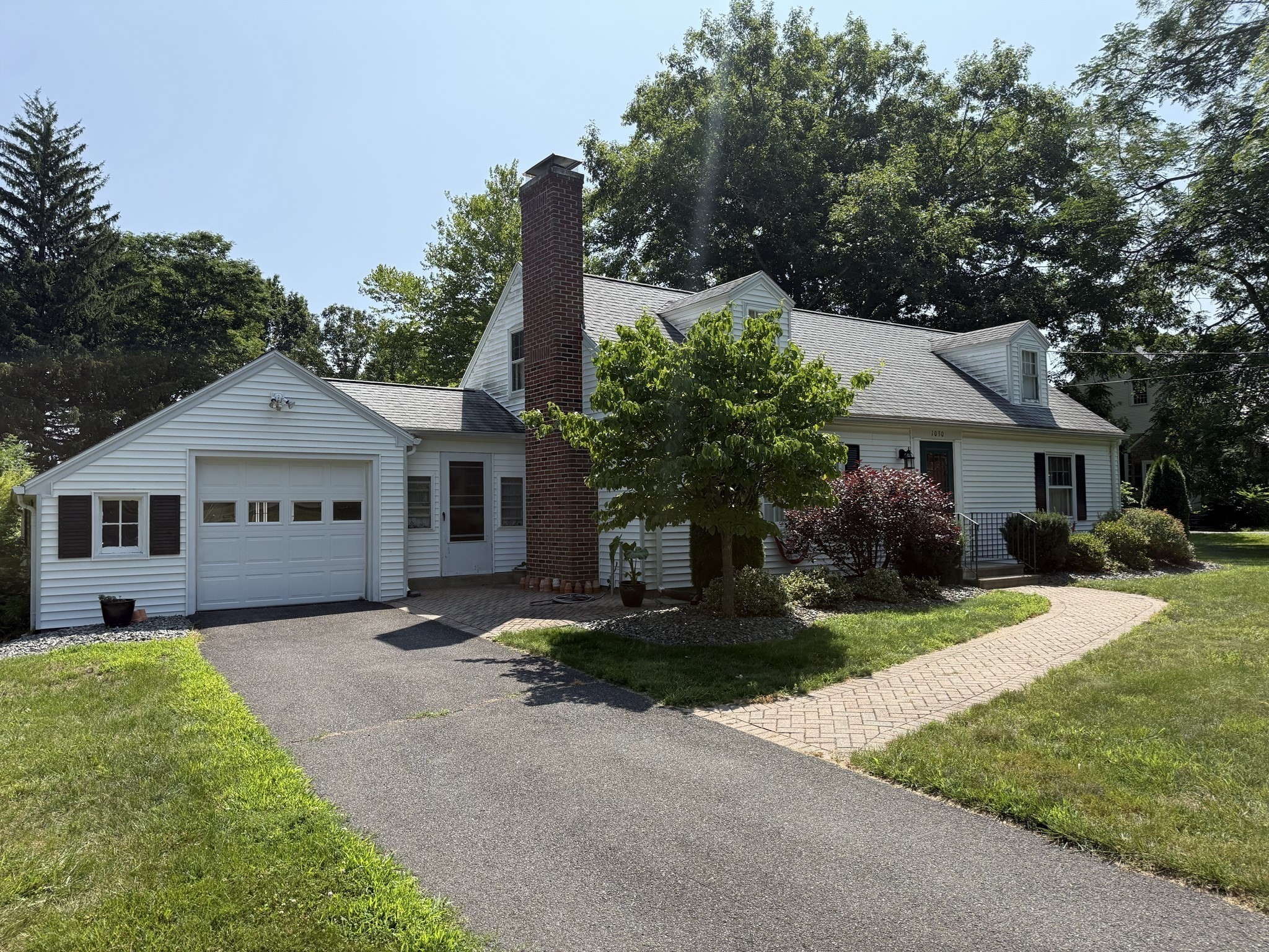 1030 South East Street Property Photo 3