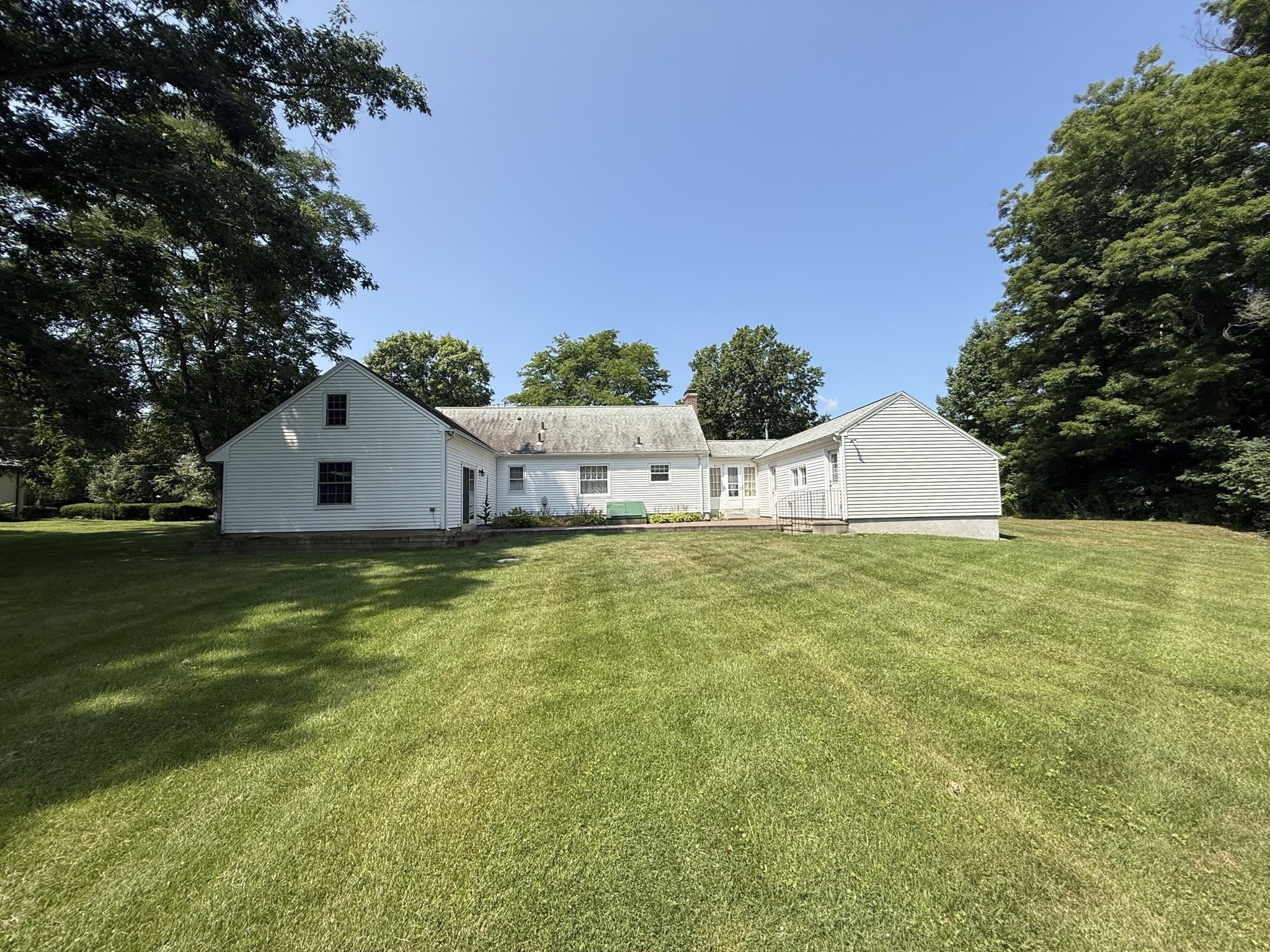 1030 South East Street Property Photo 5