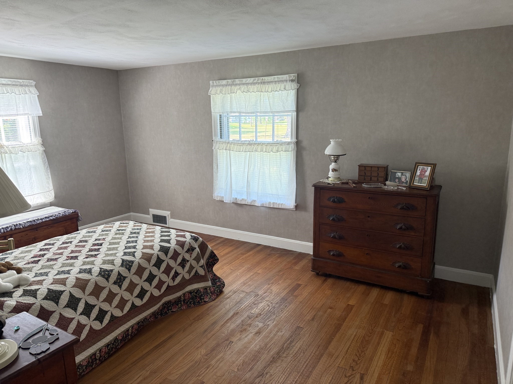 1030 South East Street Property Photo 23