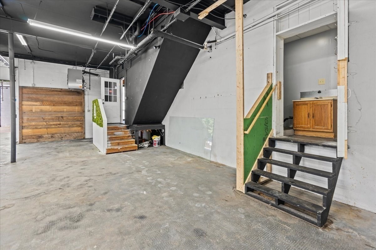 173 Shaker Rd # C Property Photo 10