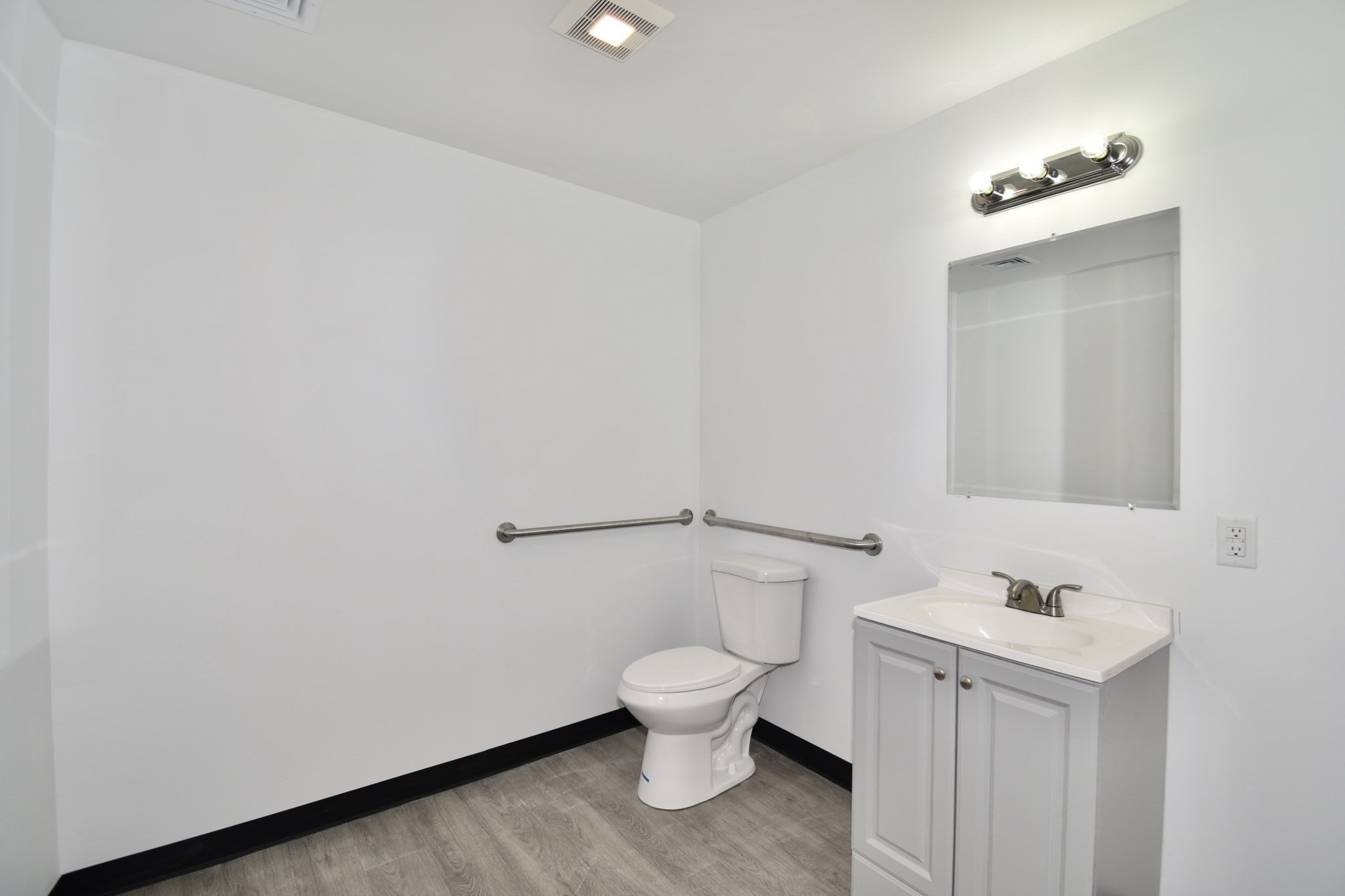 173 Shaker Road Property Photo 8