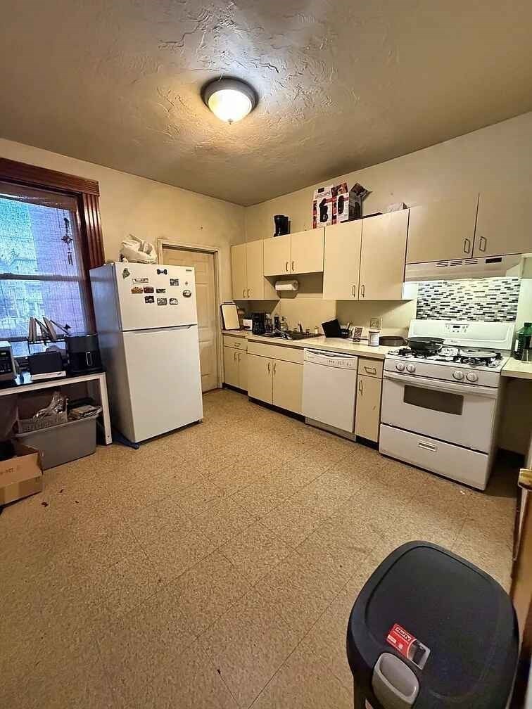53 Brackett St # 2 Property Photo 9