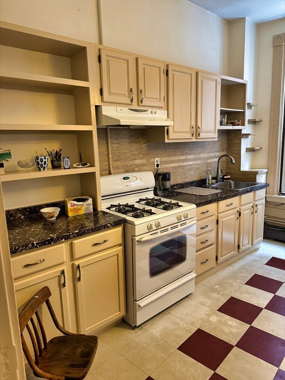 2 Linden # 2 Property Photo 19