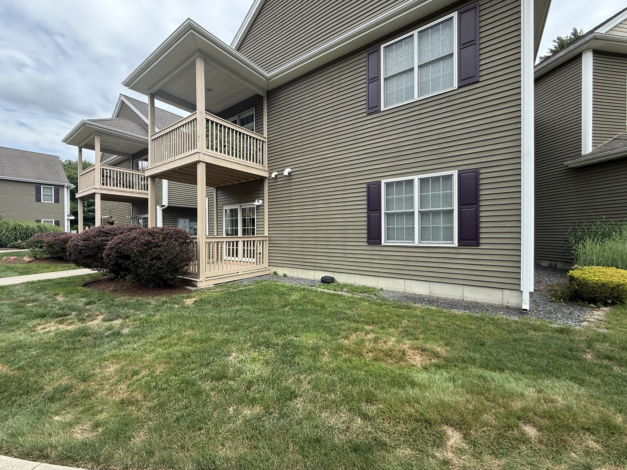215 Longmeadow Rd # 603 Property Photo 2