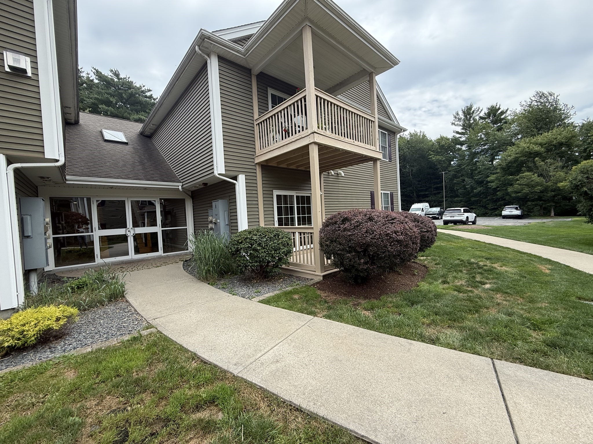 215 Longmeadow Rd # 603 Property Photo 3