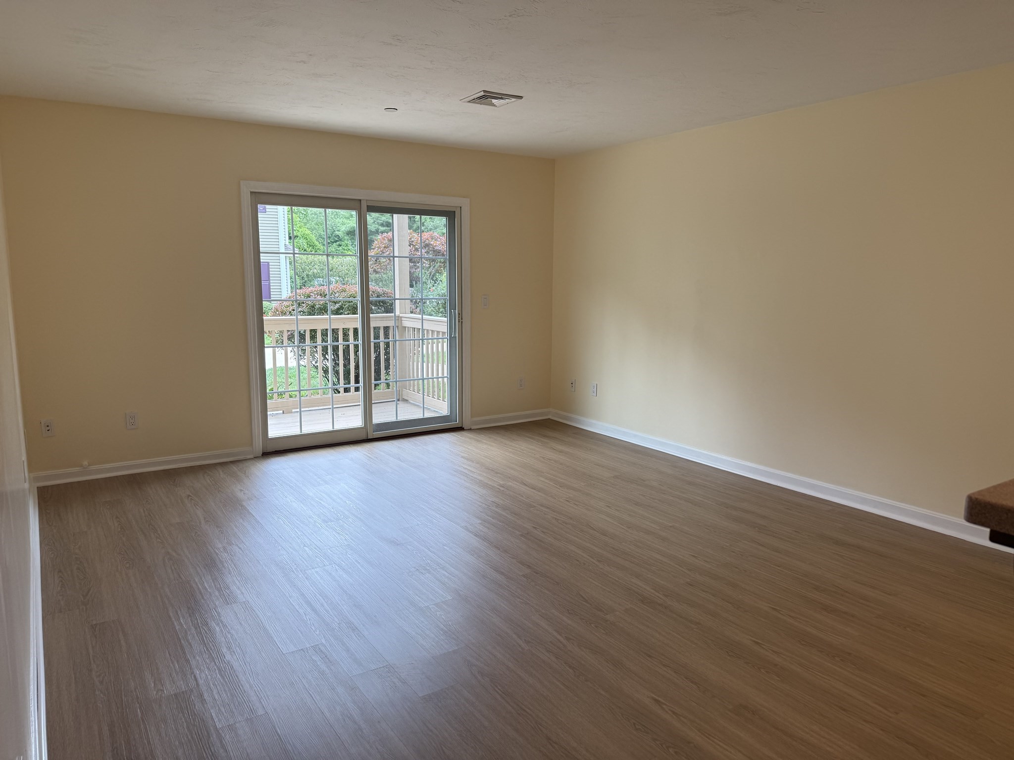 215 Longmeadow Rd # 603 Property Photo 8