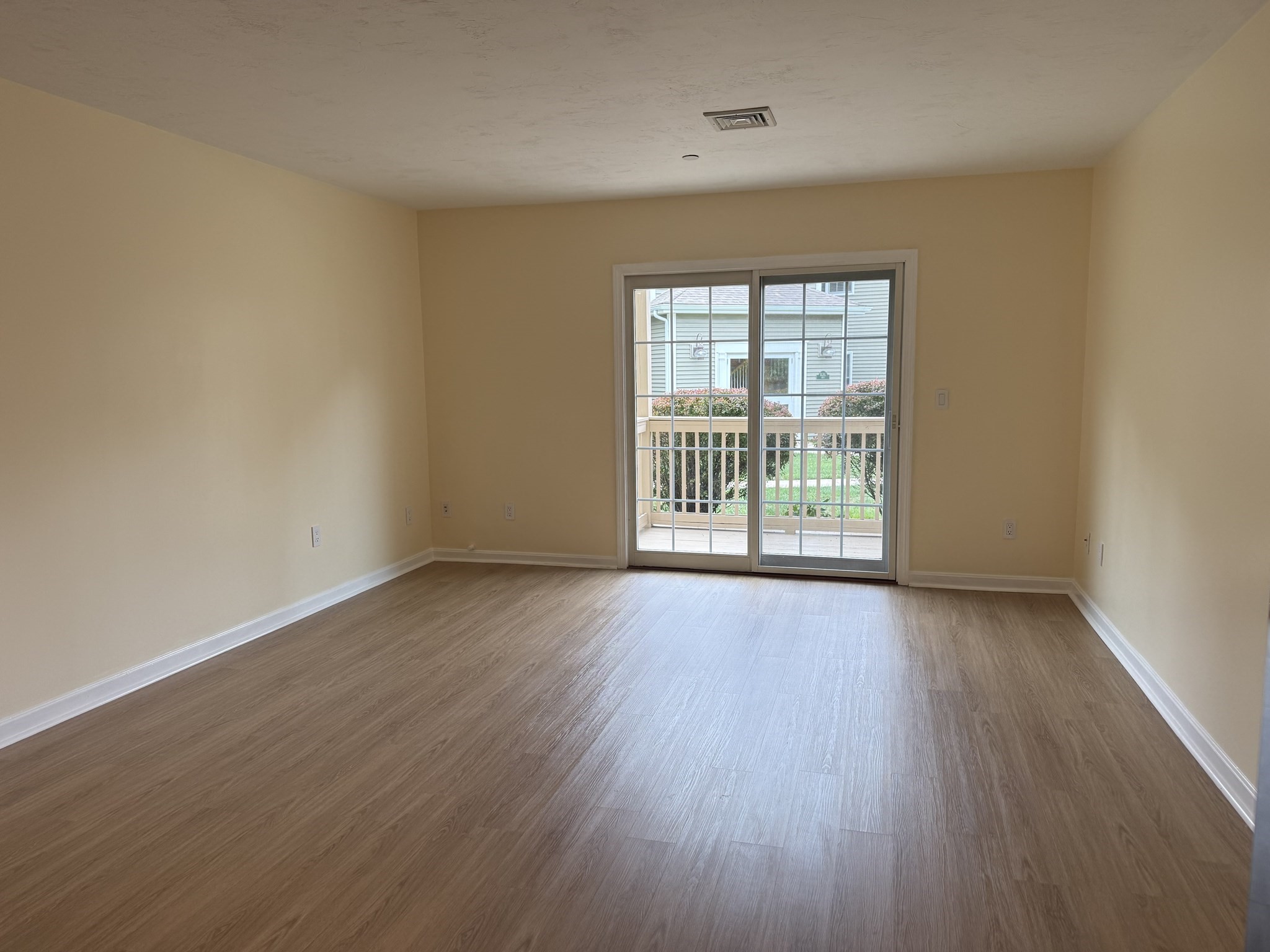 215 Longmeadow Rd # 603 Property Photo 9