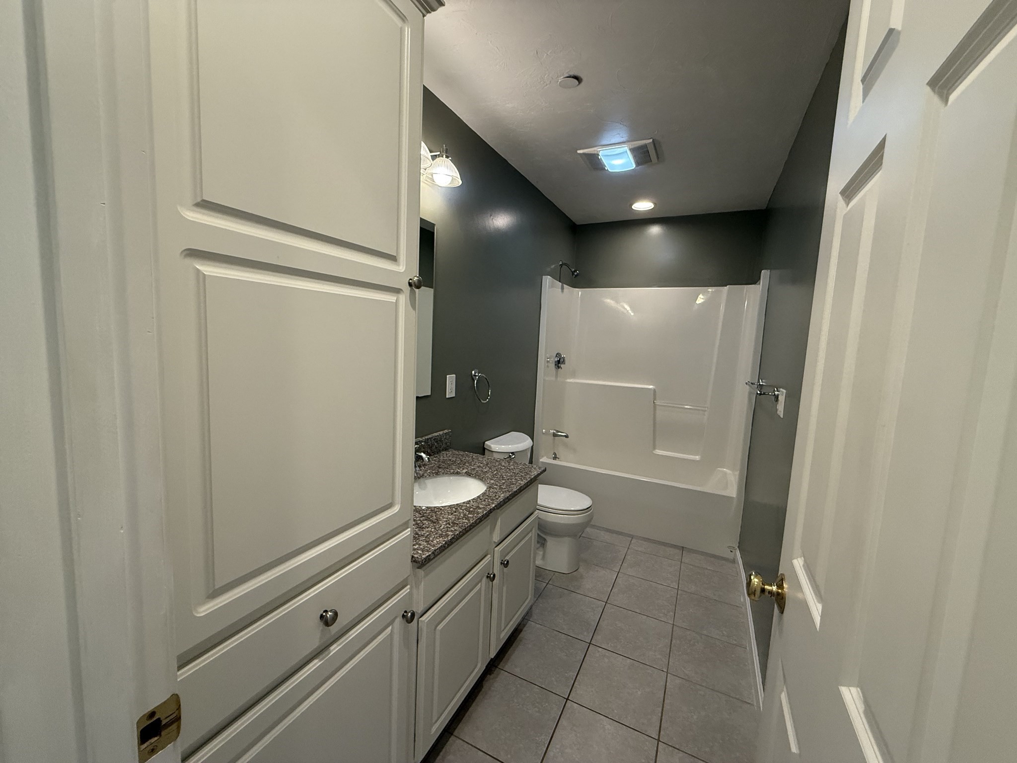 215 Longmeadow Rd # 603 Property Photo 12