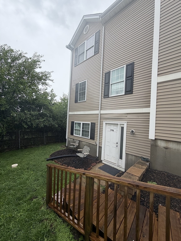318 Crescent St # B Property Photo 2